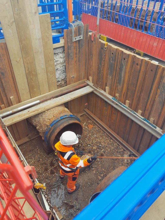Thames Water engineer working on Surbiton mains replacement