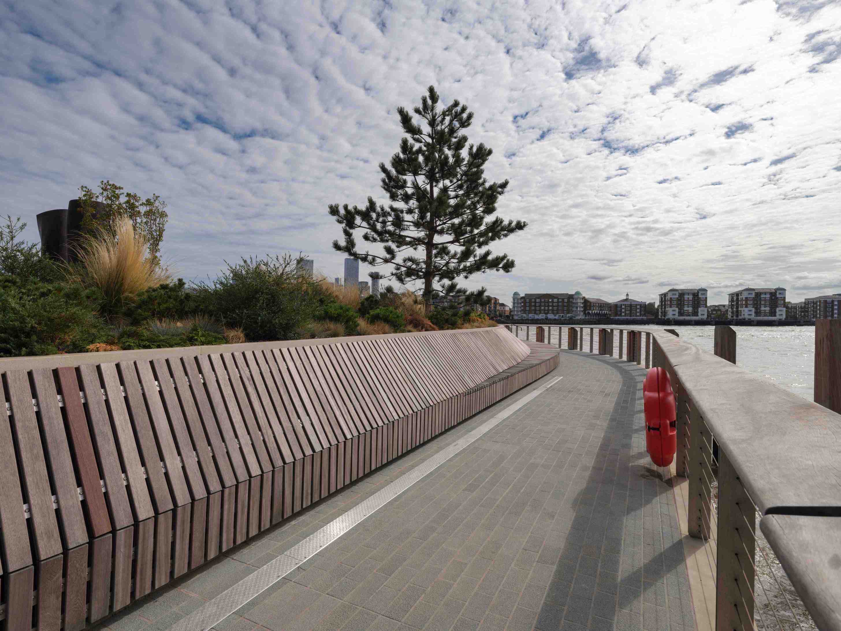 Pathway at King Edward Memorial Park Foreshore