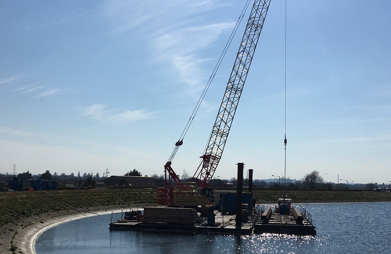 A floating crane at Staines Reservoir