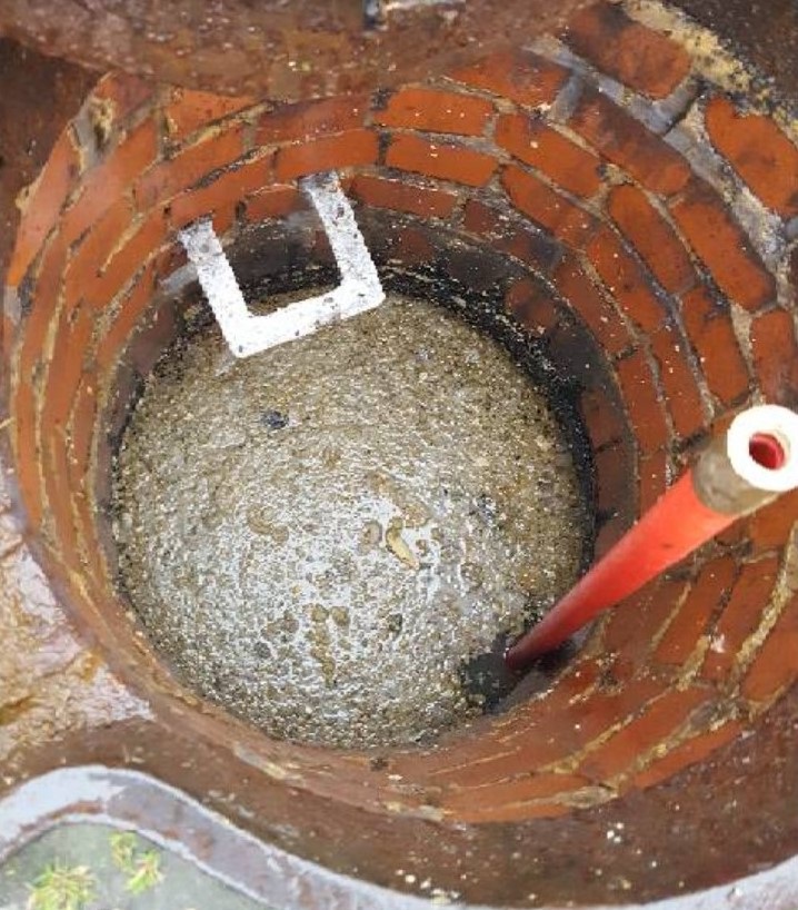 A pub management company has been fined after allowing fat and oil to get into the Thames Water sewer network