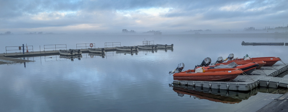 Misty view across Farmoor reservoir