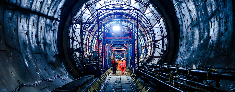 Thames workers in a large tunnel
