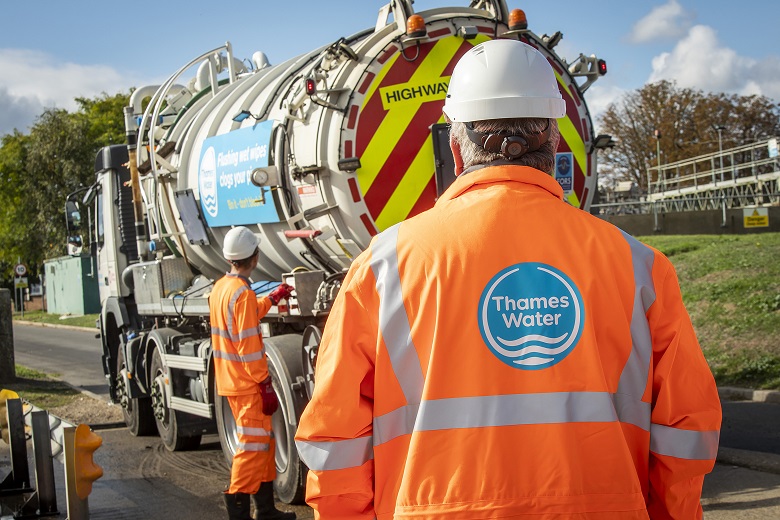 Two members of the Thames Water Cess Team at work