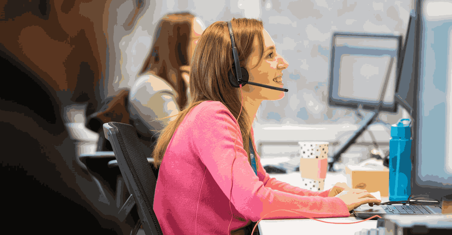 customer service advisor on the phone