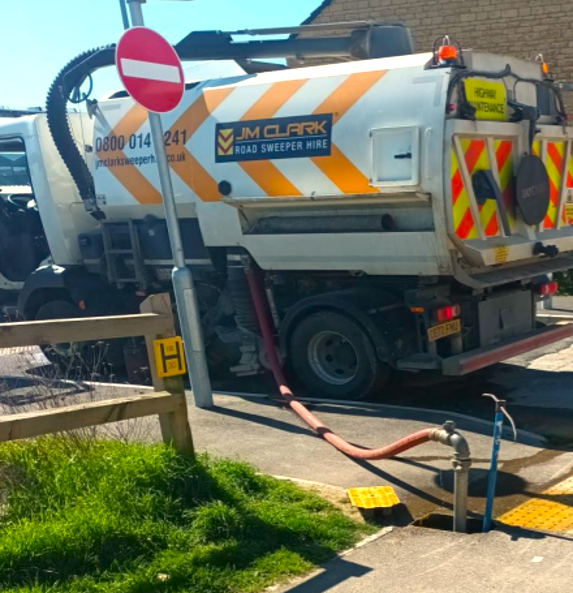 JMC Vehicle using an illegal standpipe to connect to Thames Waters network
