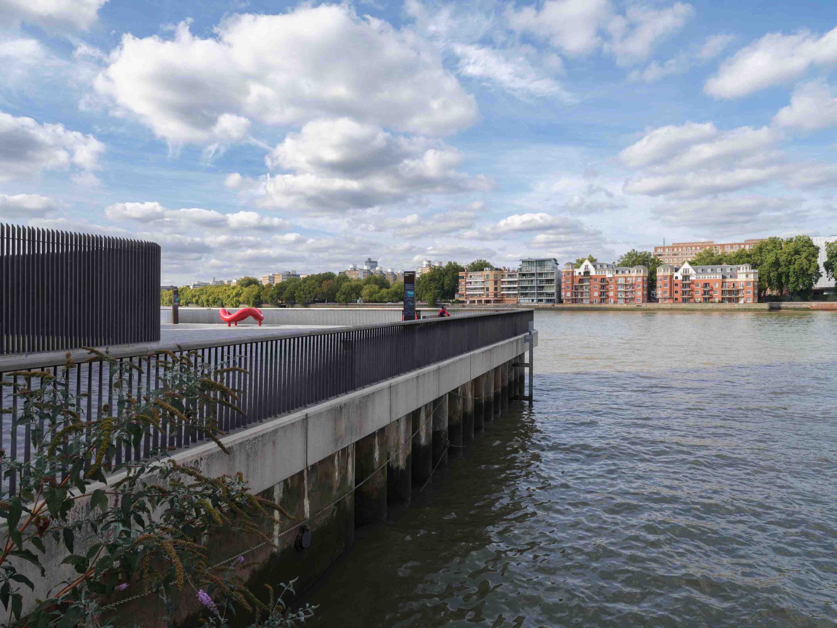 View over the river Thames at Heathwall Quay