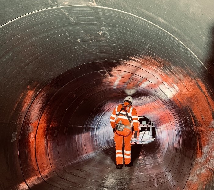 Thames Water engineer in the NOS