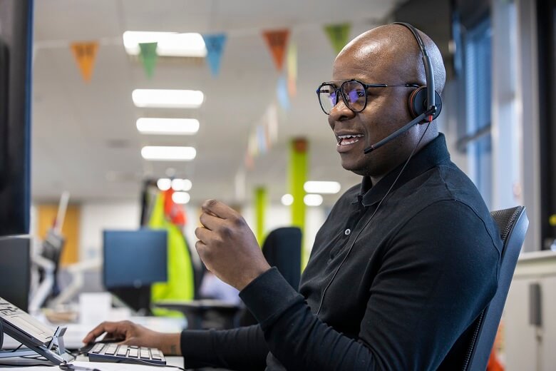 thames water rep on phone